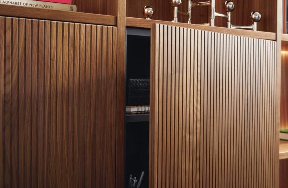 next125 Küche mit geriffelter Holzfront | Küchenwelt Höpperger